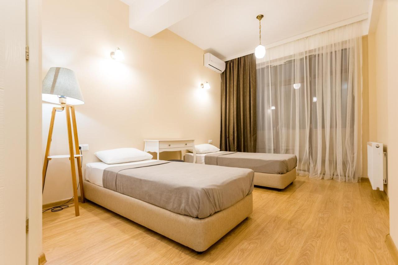 Central Comfort Place L Tbilisi Buitenkant foto
