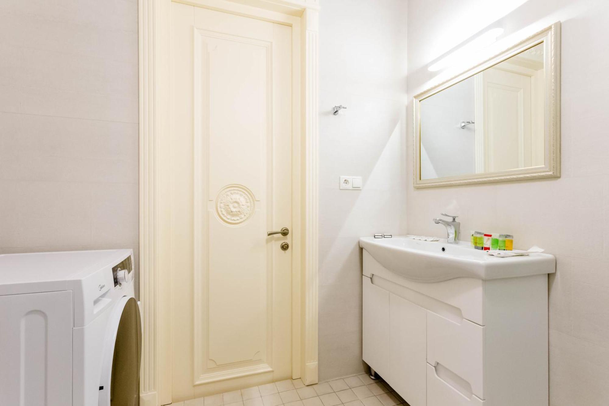 Central Comfort Place L Tbilisi Buitenkant foto